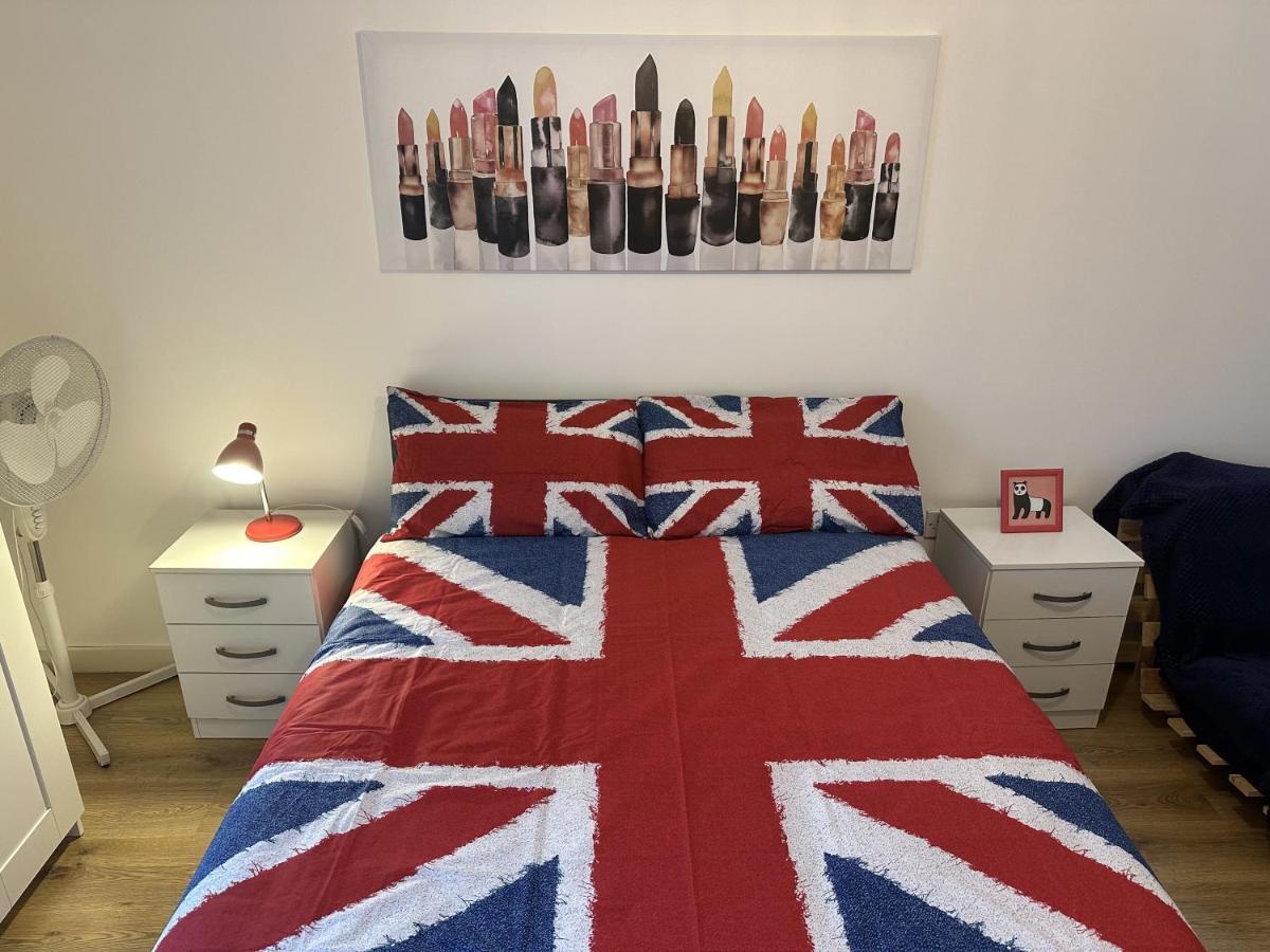 Modern, Large Independent Room With En-Suite Bathroom In Private Owned Apartment London Kültér fotó